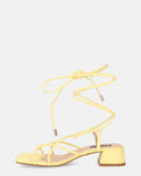 MARYNA - sandalias amarillo en PU con cordones