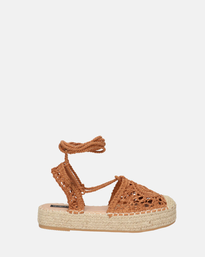 SHIRLEY - sandalias de plataforma con adornos de tela marrón