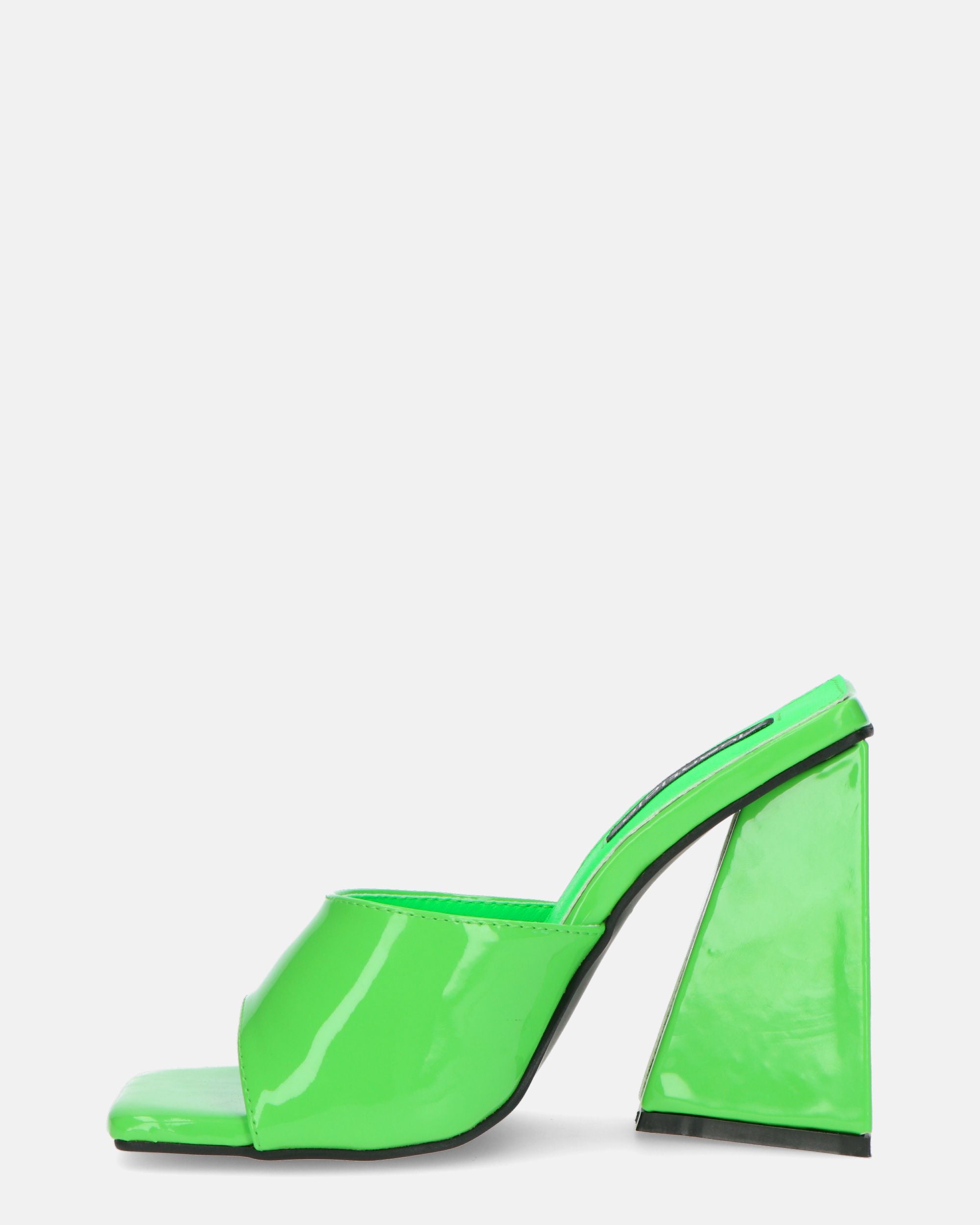 KAMELYA - zapatos de tacón cuadrado en verde glassy