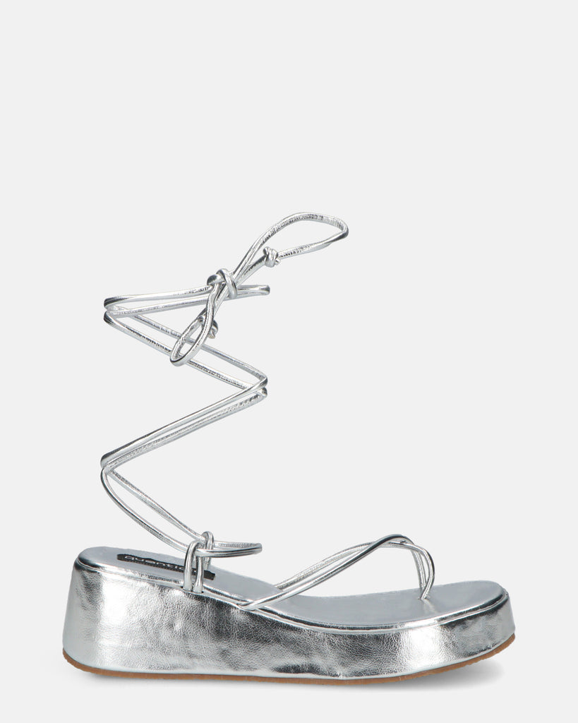 COHILA - sandalias en glassy plata con plataforma