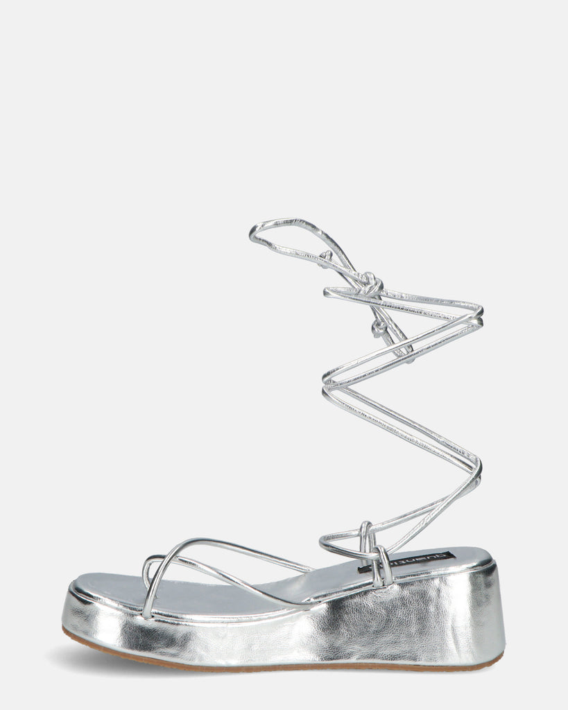 COHILA - sandalias en glassy plata con plataforma