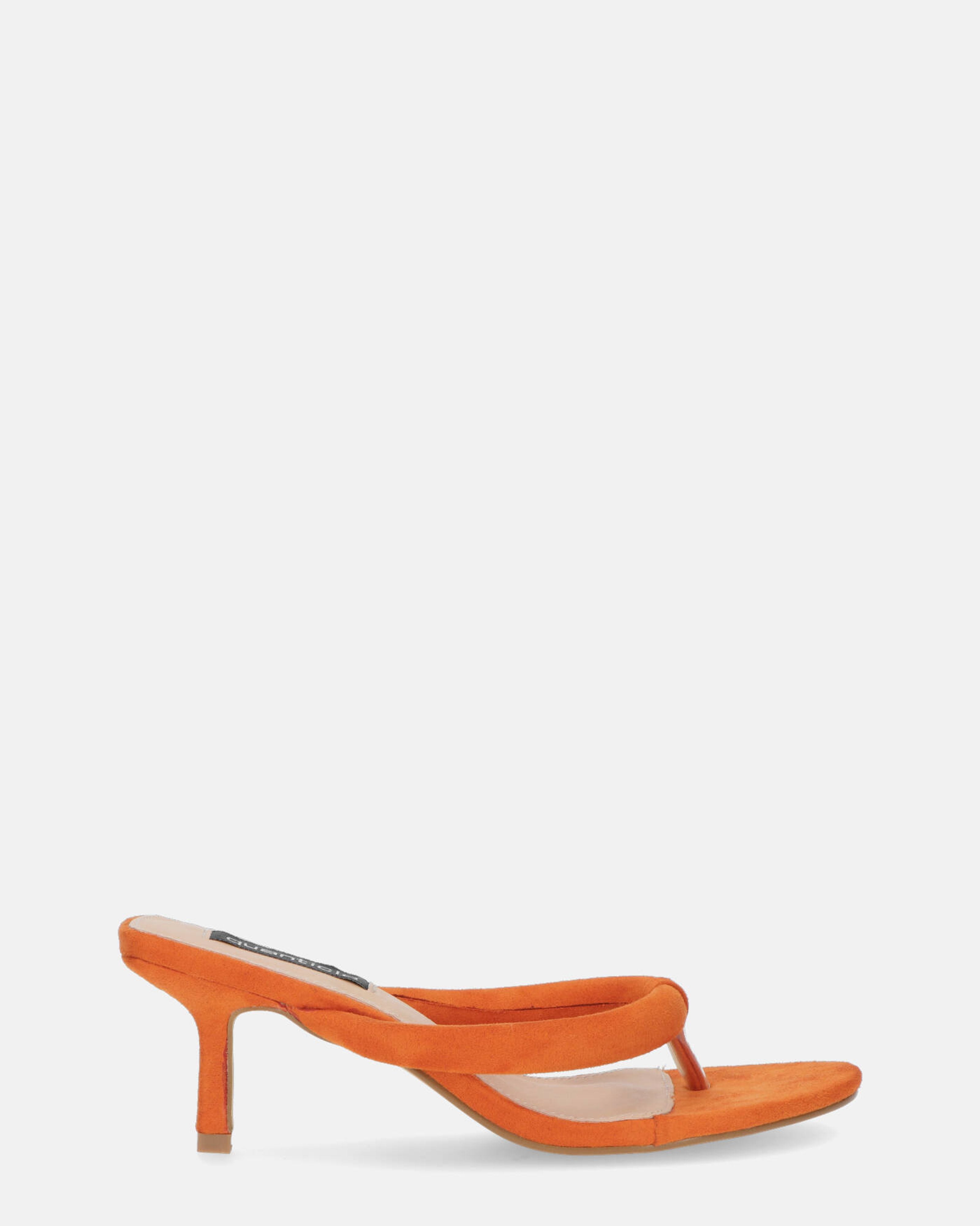WENDI - sandalia con tacón en ante naranja